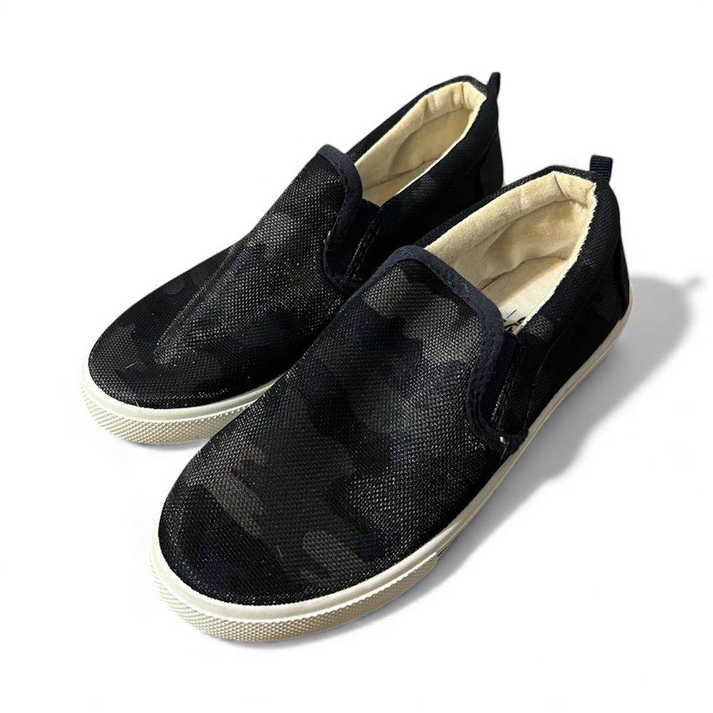 OT Revolution Boys Shoes Size 2 Camouflage Slip On Loafer Style Tennis Shoes Kid